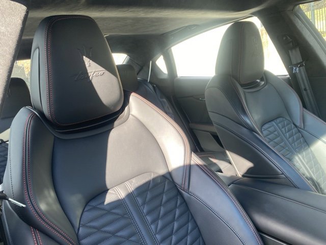 Used 2022 Maserati Quattroporte Trofeo image 39