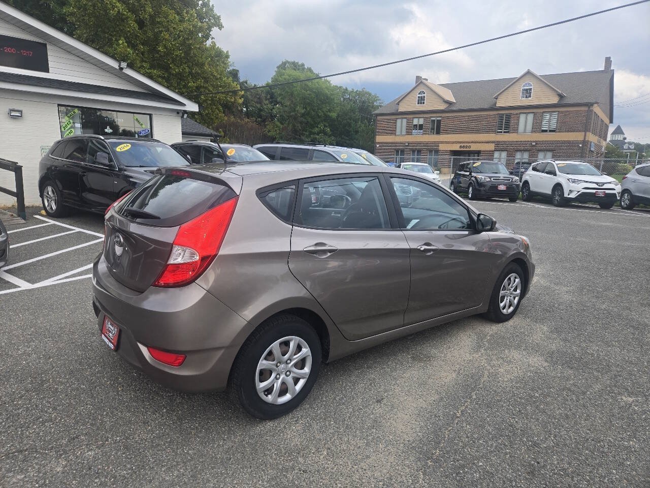 Used 2013 Hyundai Accent GS FWD image 6