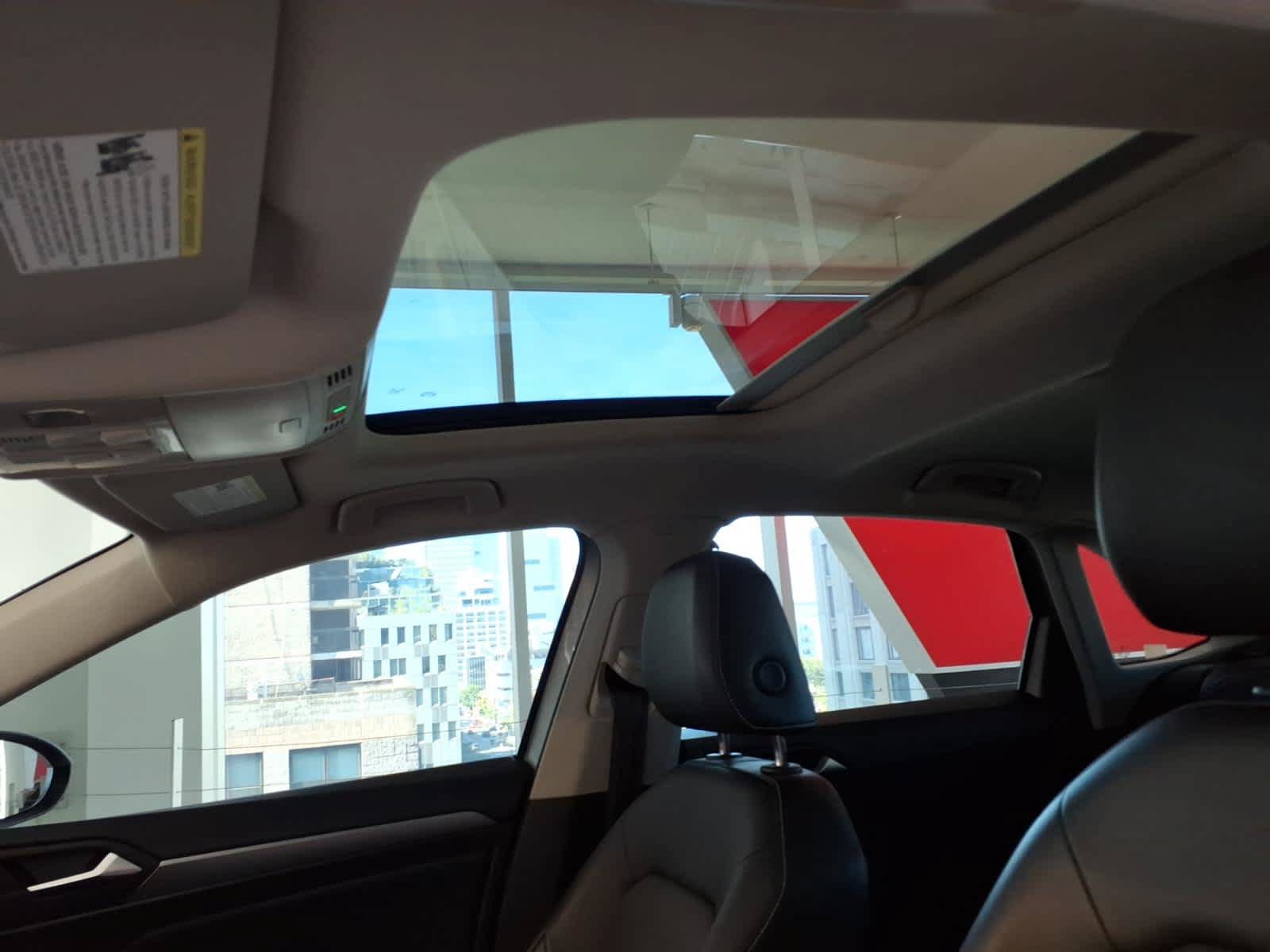 Used 2023 Volkswagen Jetta SE w/ Panoramic Sunroof Package FWD image 16