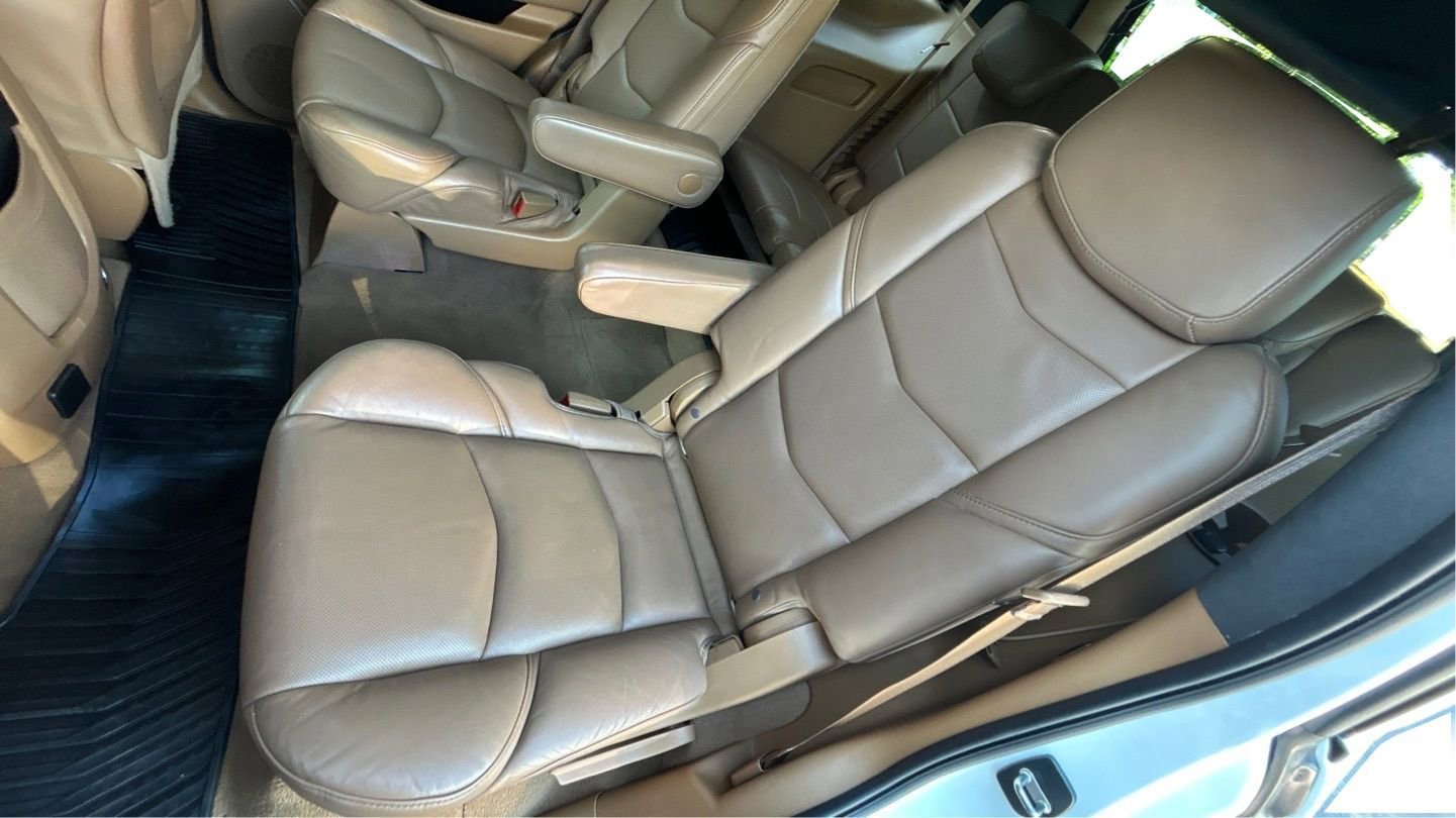 Used 2017 Cadillac Escalade Platinum RWD image 36