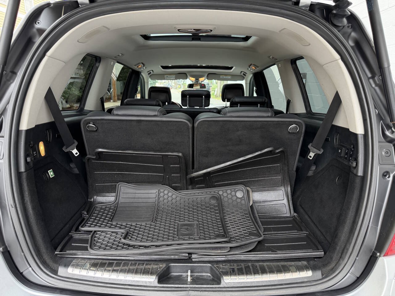 Used 2012 Mercedes-Benz GL 450 4MATIC image 34