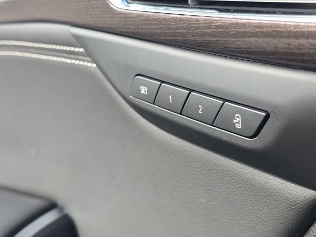 Used 2023 Buick Envision Avenir AWD/4WD image 25