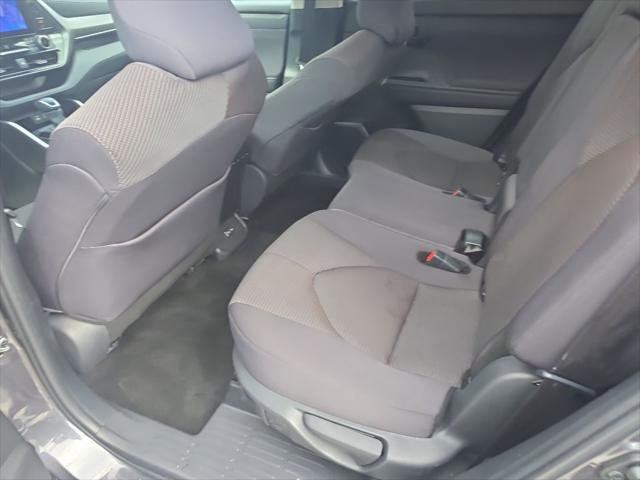 Certified 2024 Toyota Highlander LE AWD/4WD image 13