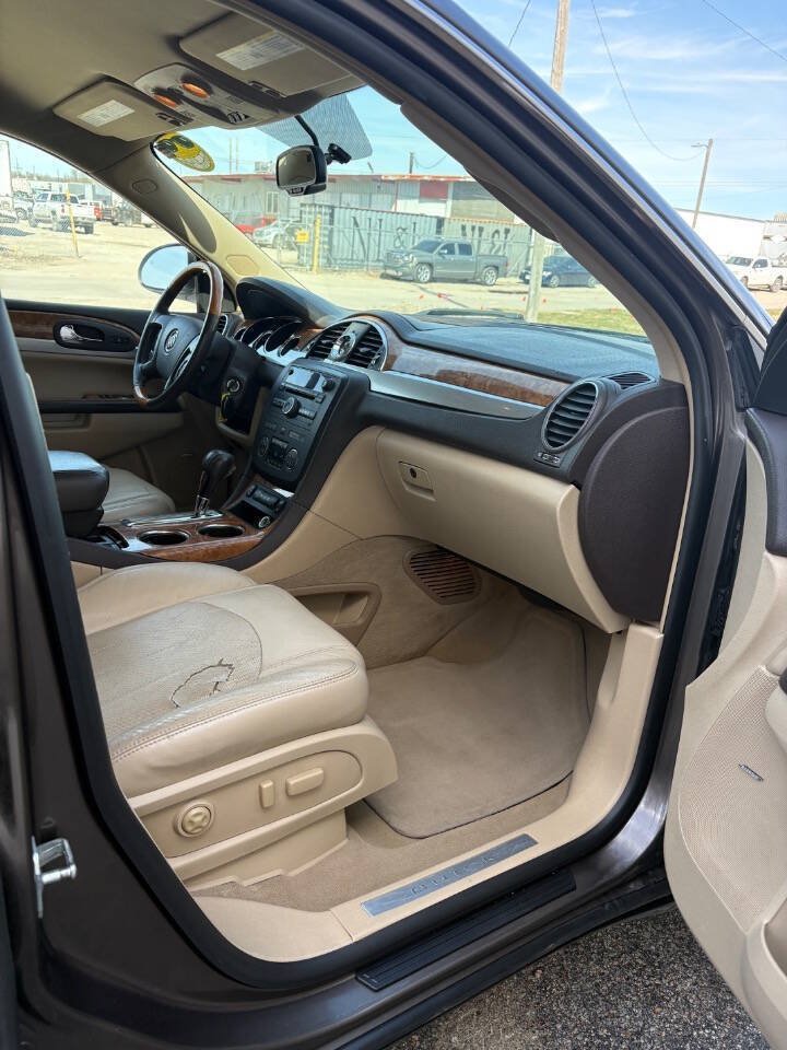 Used 2008 Buick Enclave CXL w/ Entertainment Package #1 FWD image 7