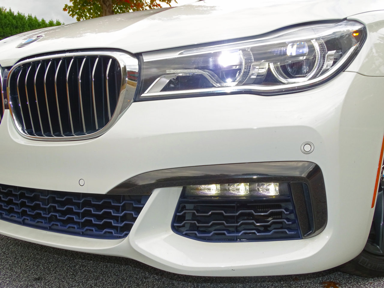 Used 2018 BMW 750i image 17