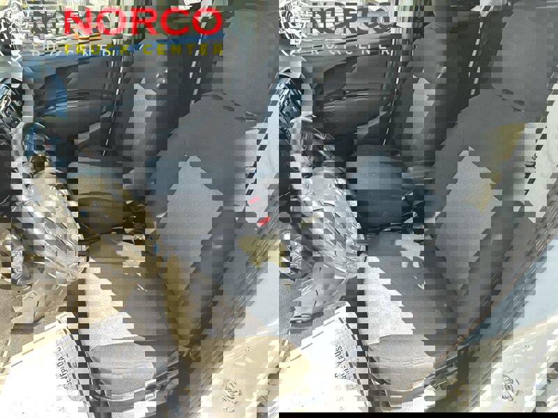 Used 2018 RAM ProMaster City SLT w/ Lights & Wheels Group image 19