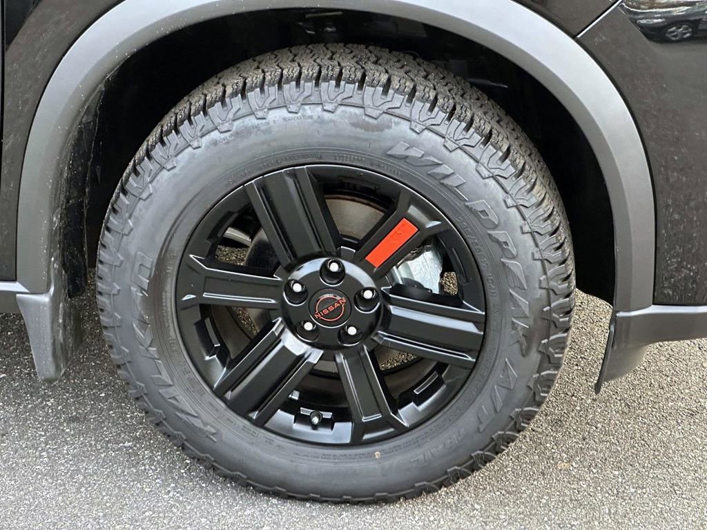 Certified 2025 Nissan Rogue SV image 9