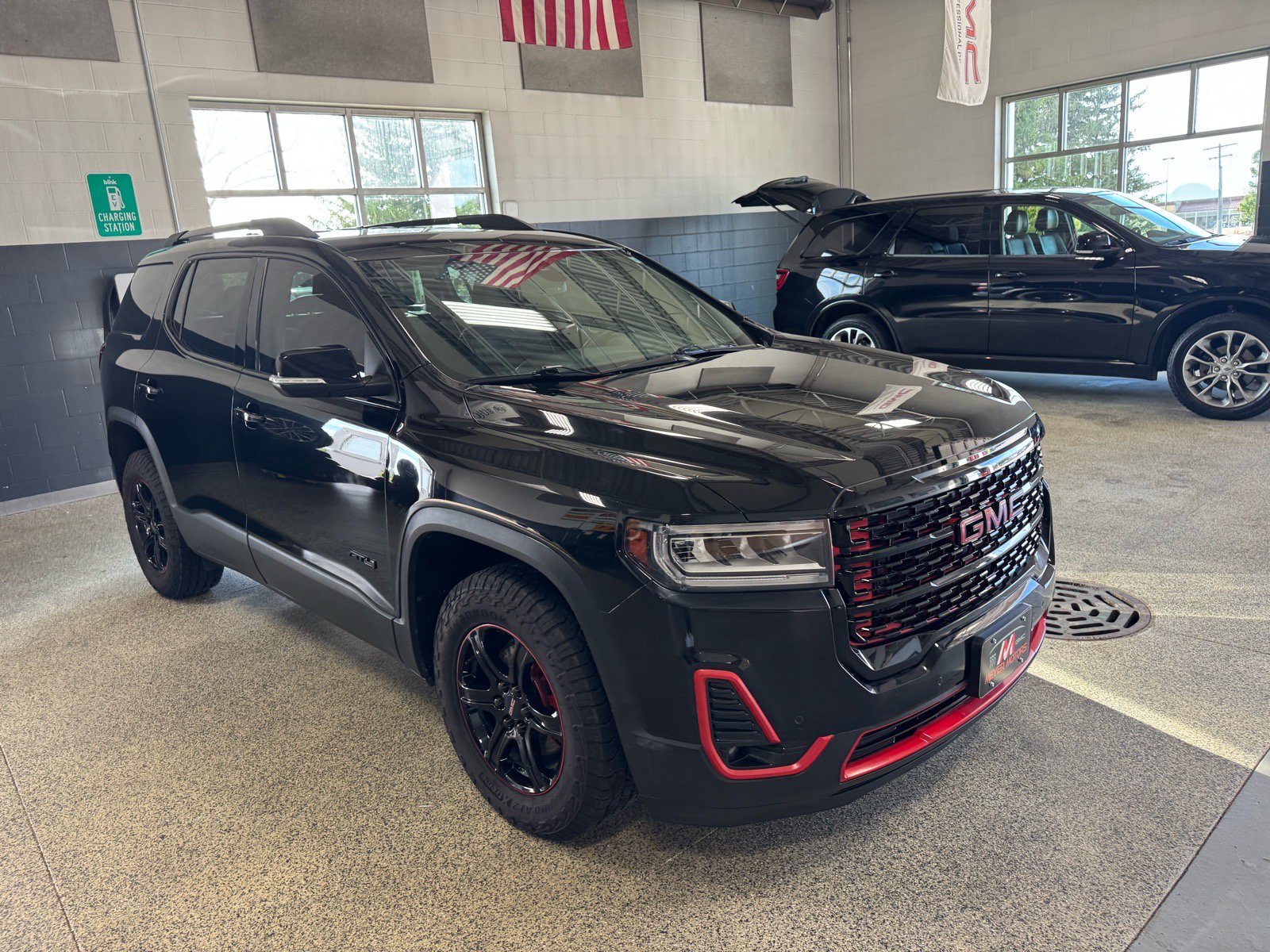 Used 2021 GMC Acadia AT4 w/ Trailering Package AWD/4WD image 3