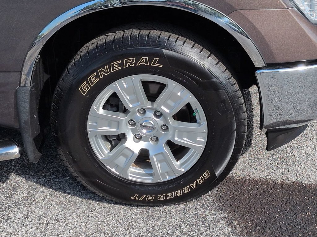 Used 2018 Nissan Titan SV w/ SV Convenience Package RWD image 11
