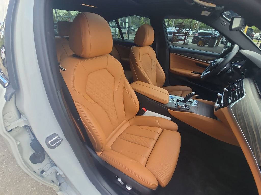 Used 2022 BMW 530i w/ M Sport Package RWD image 39