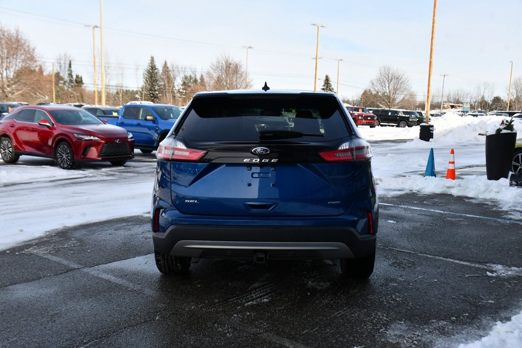 Used 2024 Ford Edge SEL w/ Convenience Package image 5