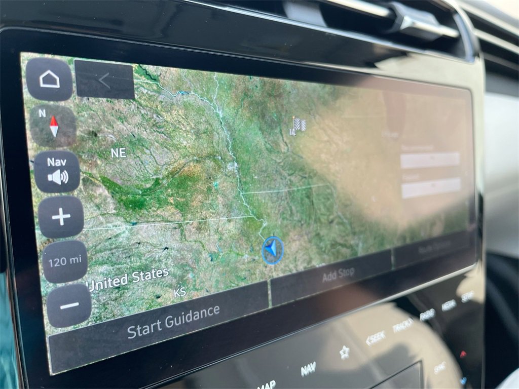 Used 2024 Hyundai Tucson Limited image 17