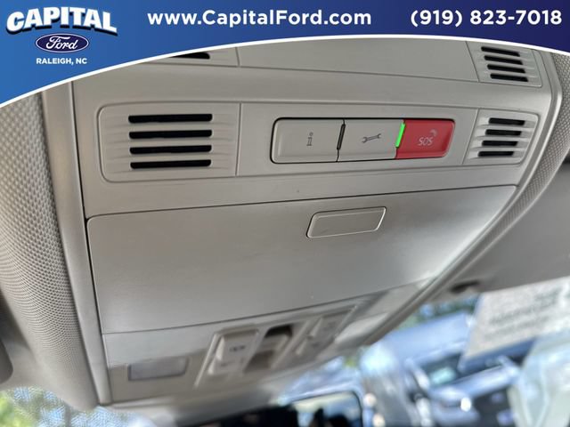 Used 2025 Volkswagen Jetta SE FWD image 33