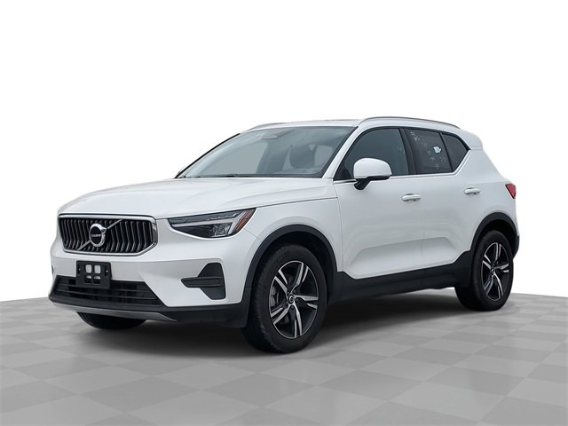 Used 2025 Volvo XC40 B5 Core