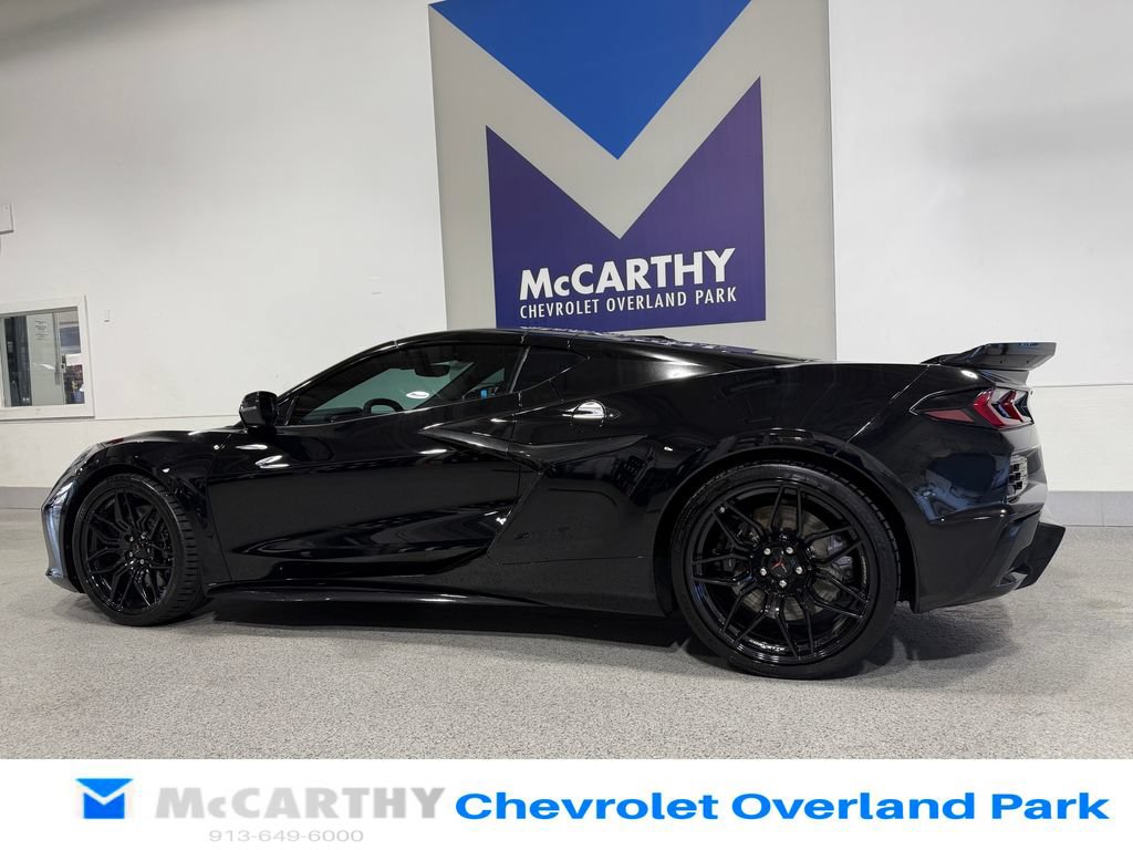 Used 2024 Chevrolet Corvette Z06 RWD image 16