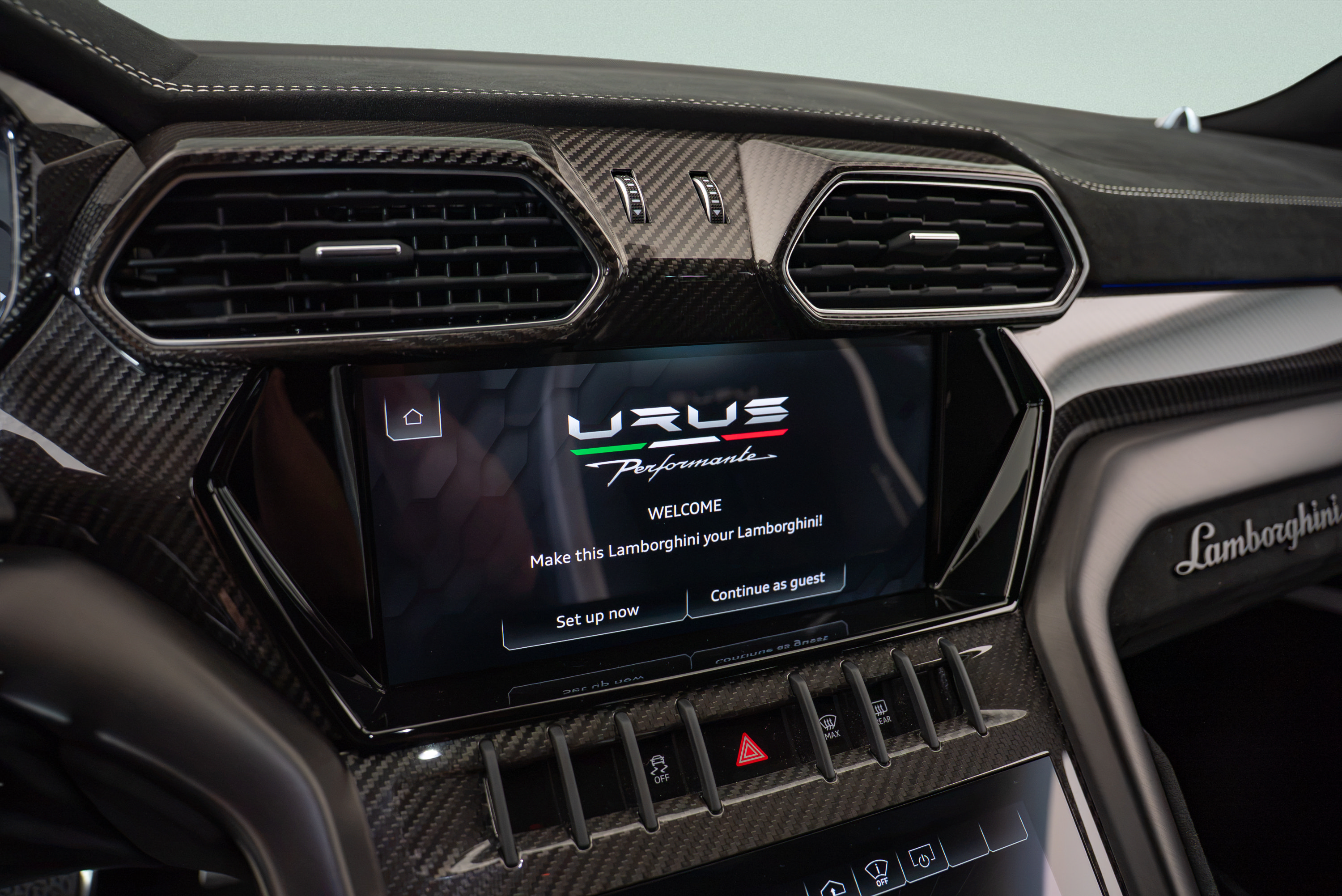 Used 2024 Lamborghini Urus Performante AWD/4WD image 15