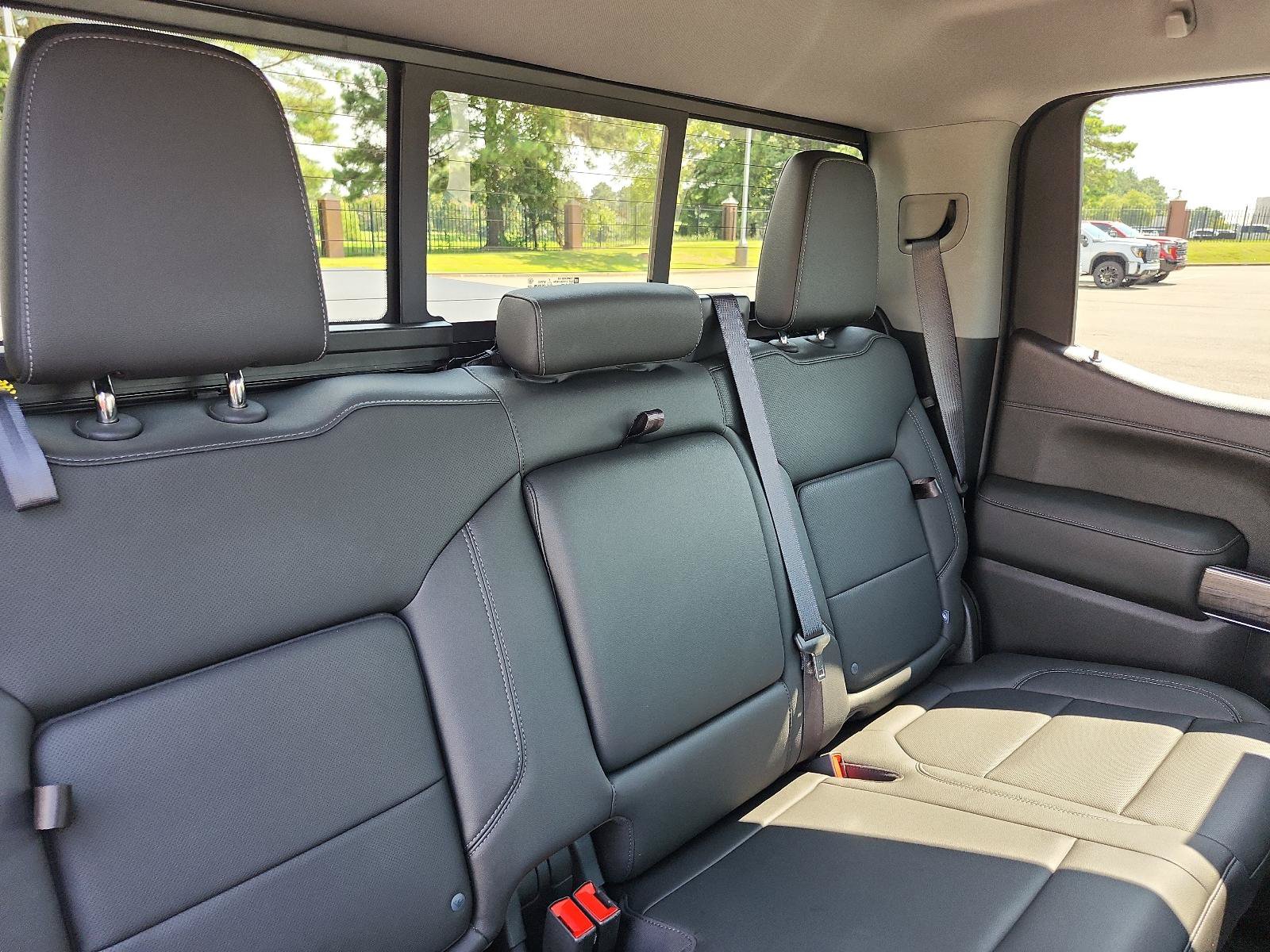 Used 2019 Chevrolet Silverado 1500 LTZ AWD/4WD image 12