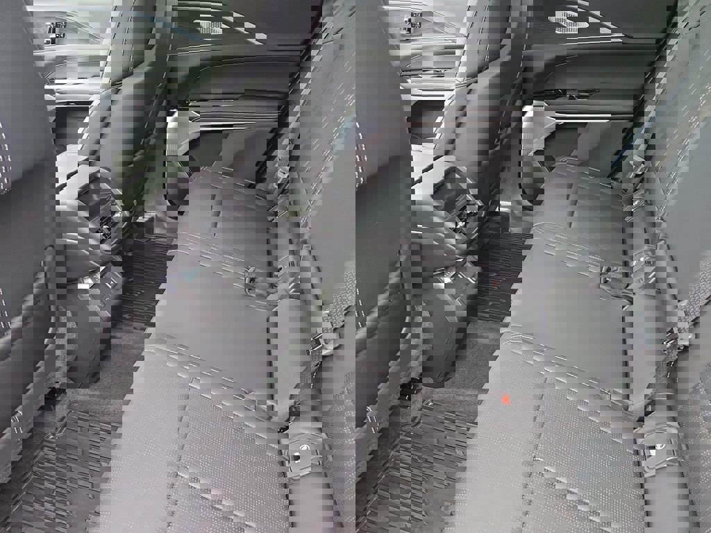 Certified 2025 Cadillac Lyriq Sport image 18