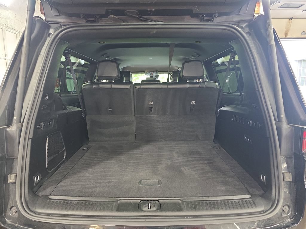 Used 2024 Jeep Wagoneer L Series II w/ Flexible Seating Group AWD/4WD image 13