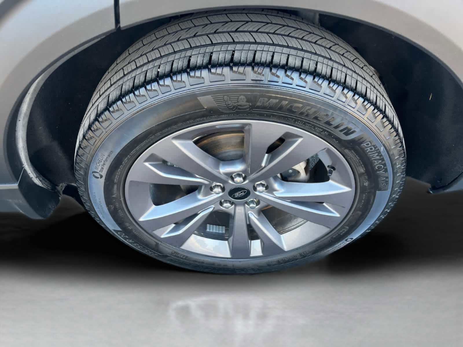 Used 2022 Ford Explorer XLT w/ Equipment Group 202A image 10