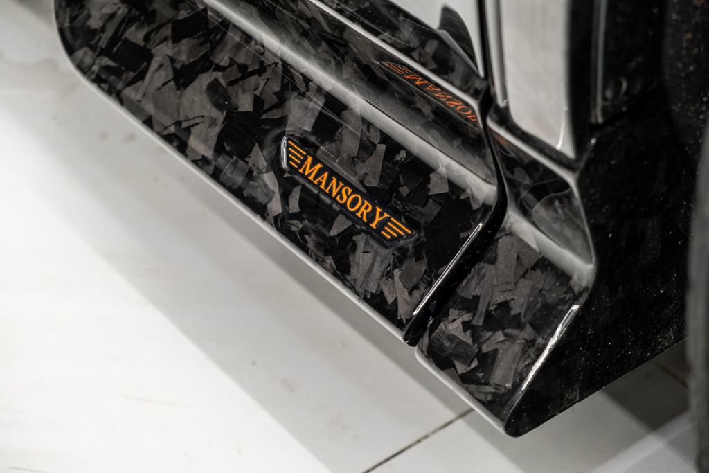 Used 2025 Rolls-Royce Cullinan AWD/4WD image 19