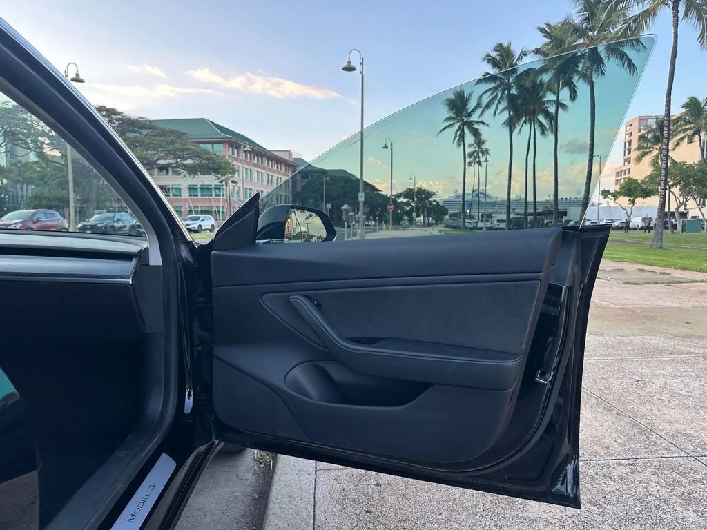 Used 2019 Tesla Model 3 Standard Range image 14