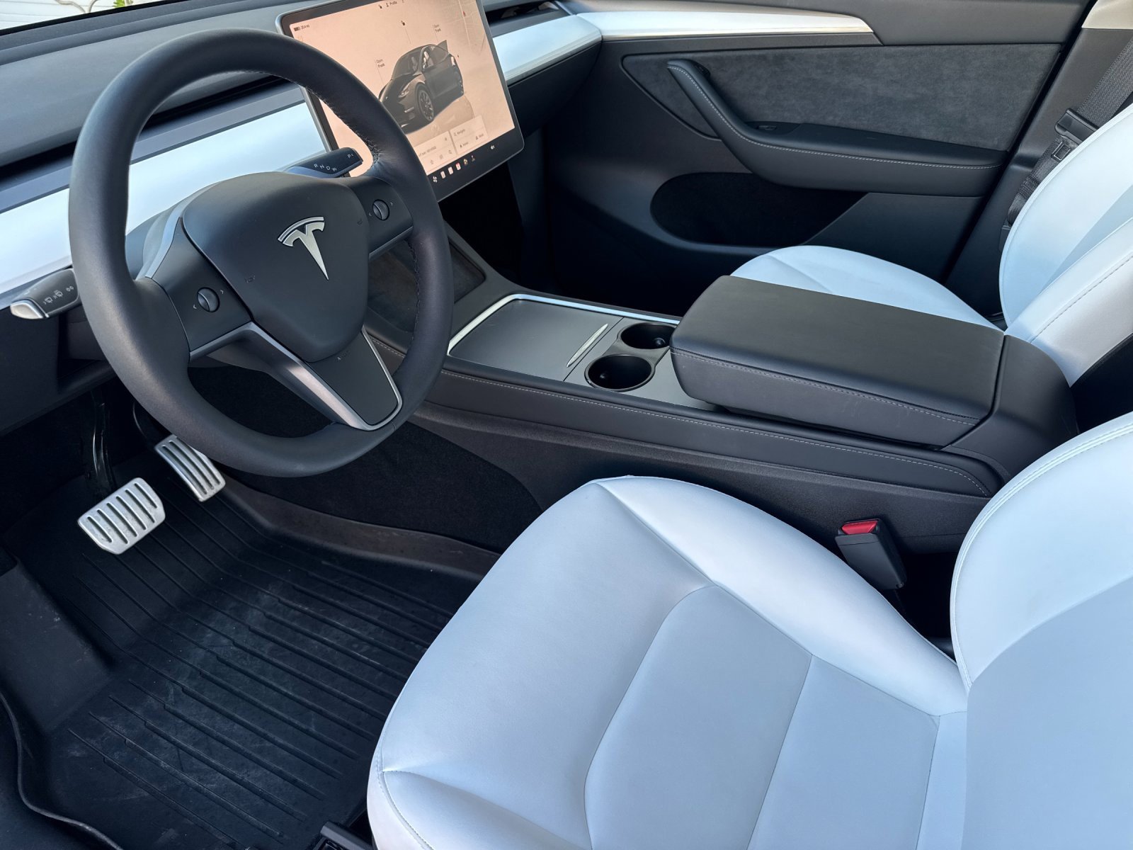 Used 2023 Tesla Model Y Performance image 10