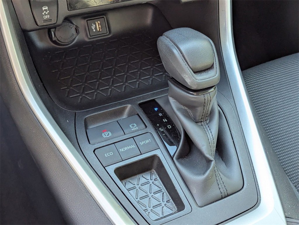 Used 2025 Toyota RAV4 LE image 19
