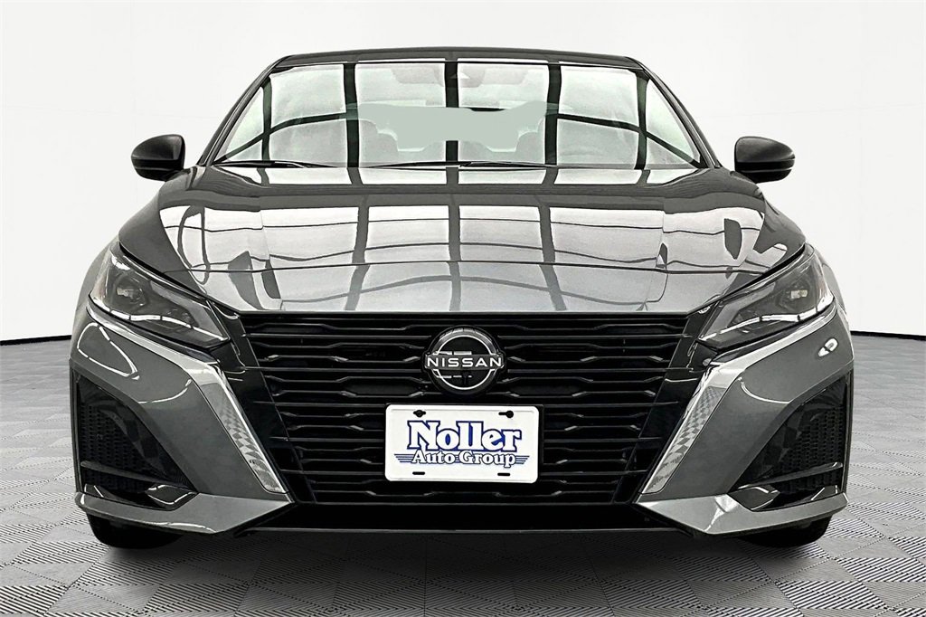 Used 2024 Nissan Altima 2.5 S image 3