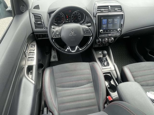 Used 2025 Mitsubishi Outlander Sport SE AWD/4WD image 13