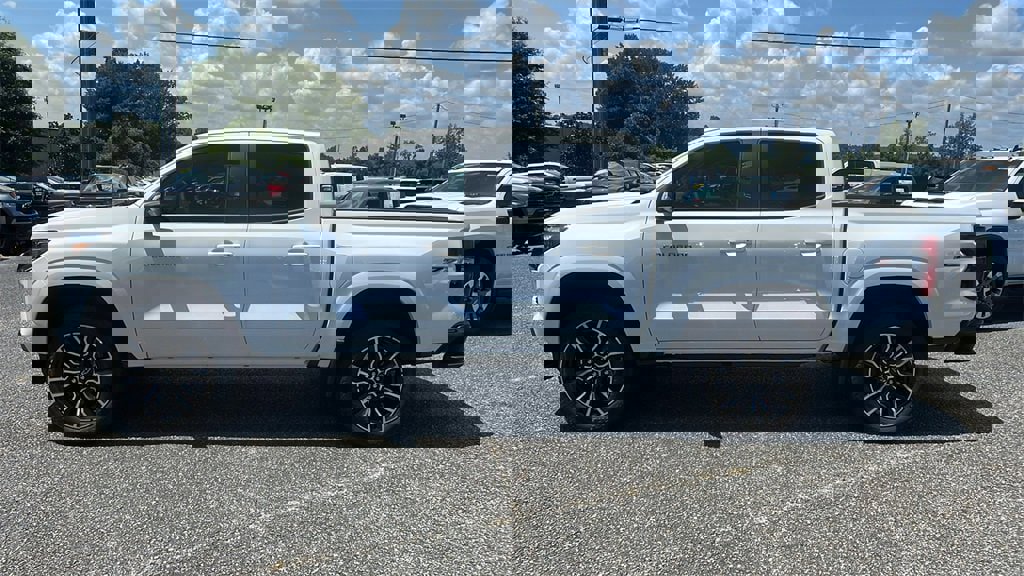 New 2025 Chevrolet Colorado Z71 image 8