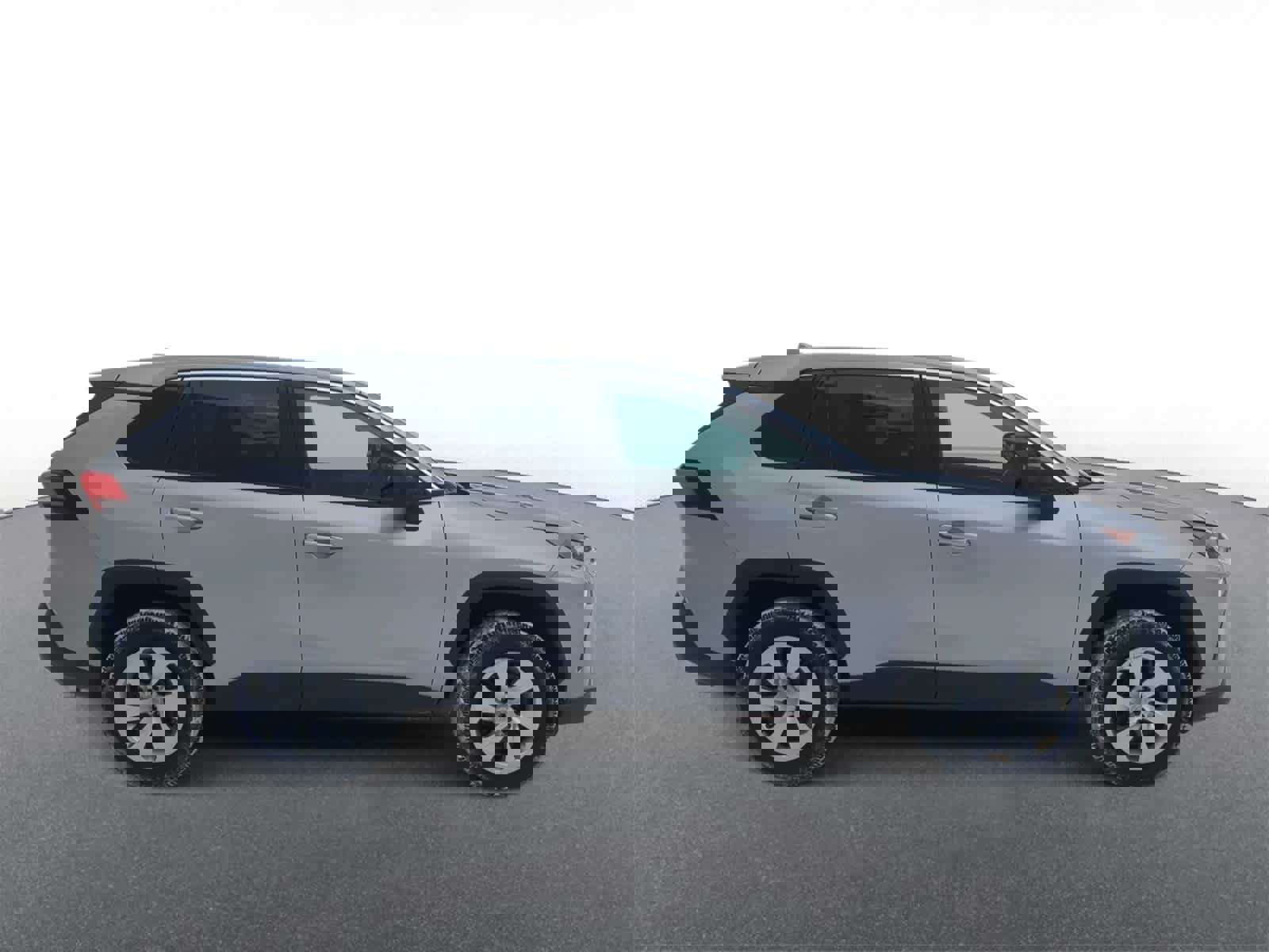 Used 2022 Toyota RAV4 LE image 9