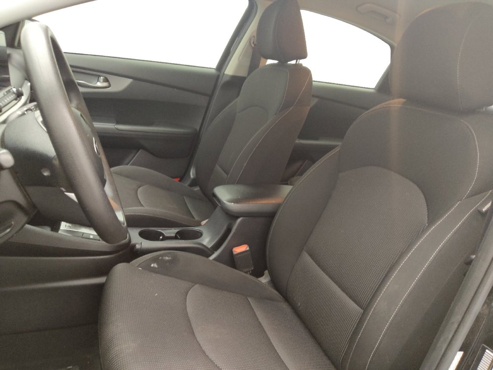 Used 2021 Kia Forte LXS FWD image 17