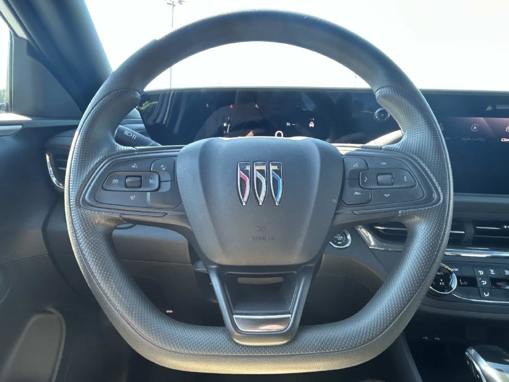 Used 2025 Buick Envista Preferred FWD image 24