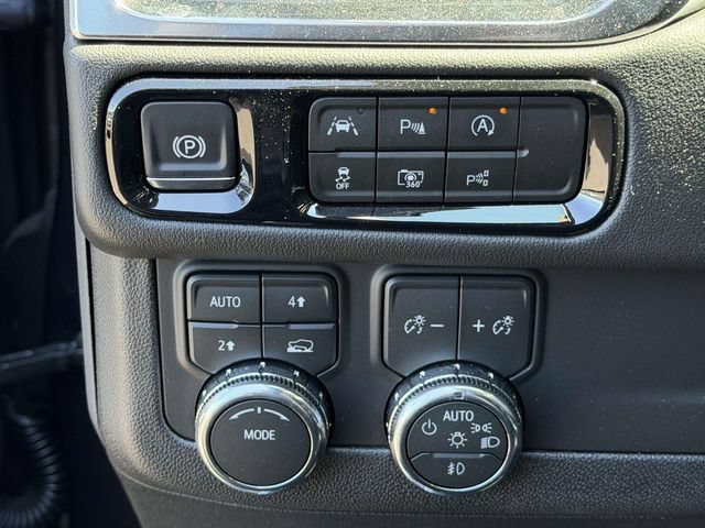 New 2026 GMC Yukon Elevation AWD/4WD image 16