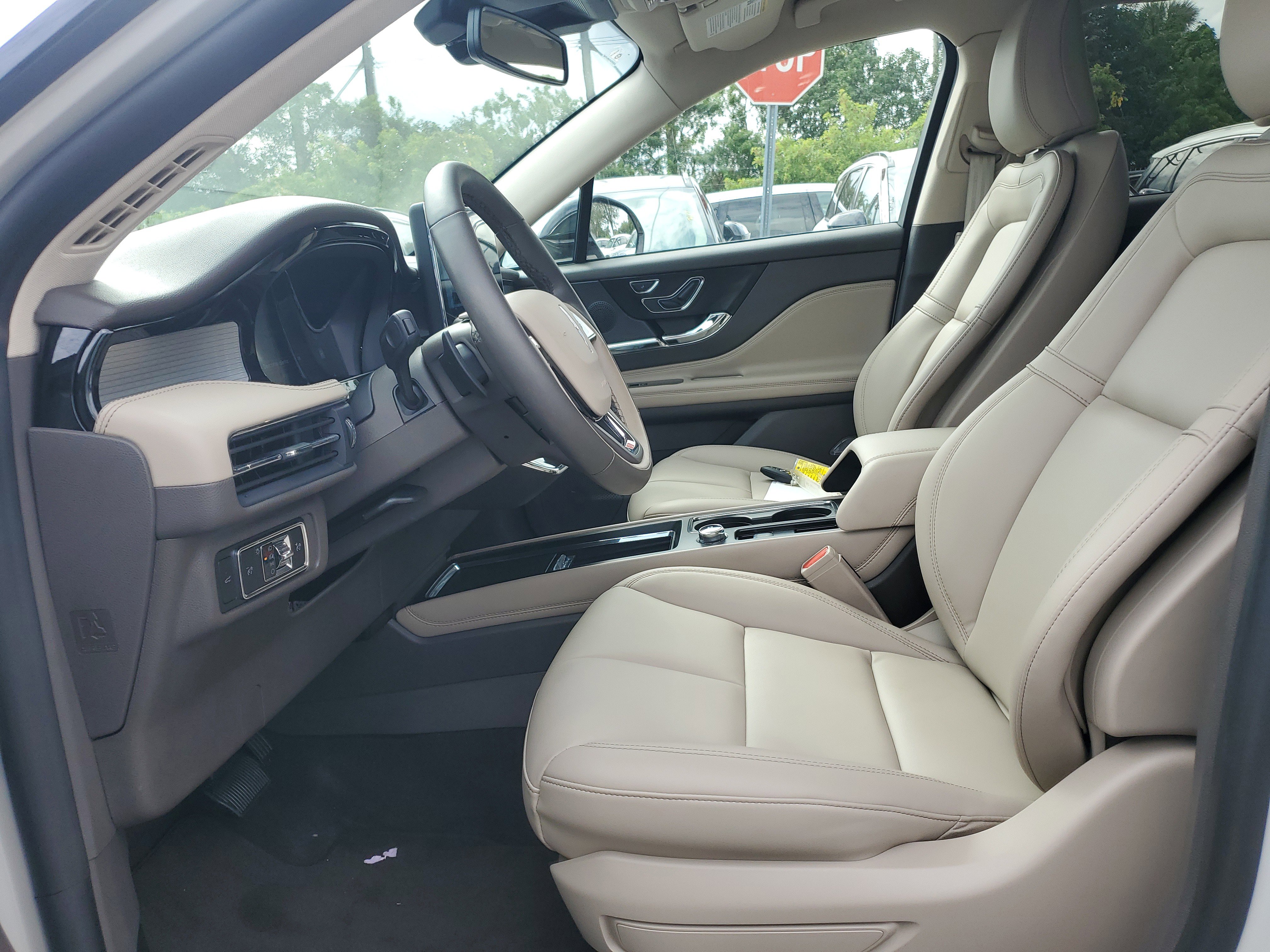 Certified 2024 Lincoln Corsair FWD image 13