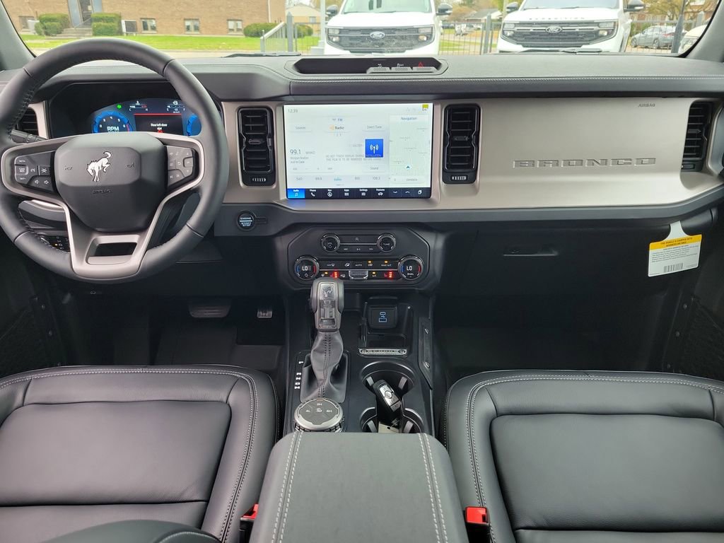 New 2025 Ford Bronco Outer Banks image 11