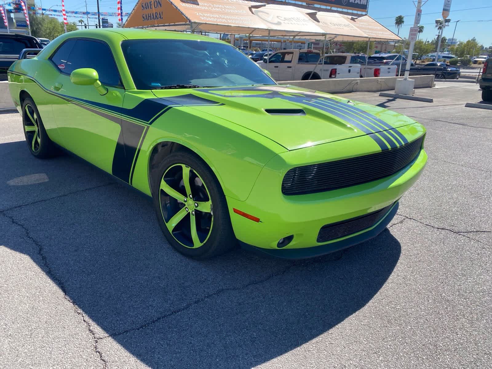 Used 2015 Dodge Challenger R/T w/ Quick Order Package 28B R/T RWD image 4