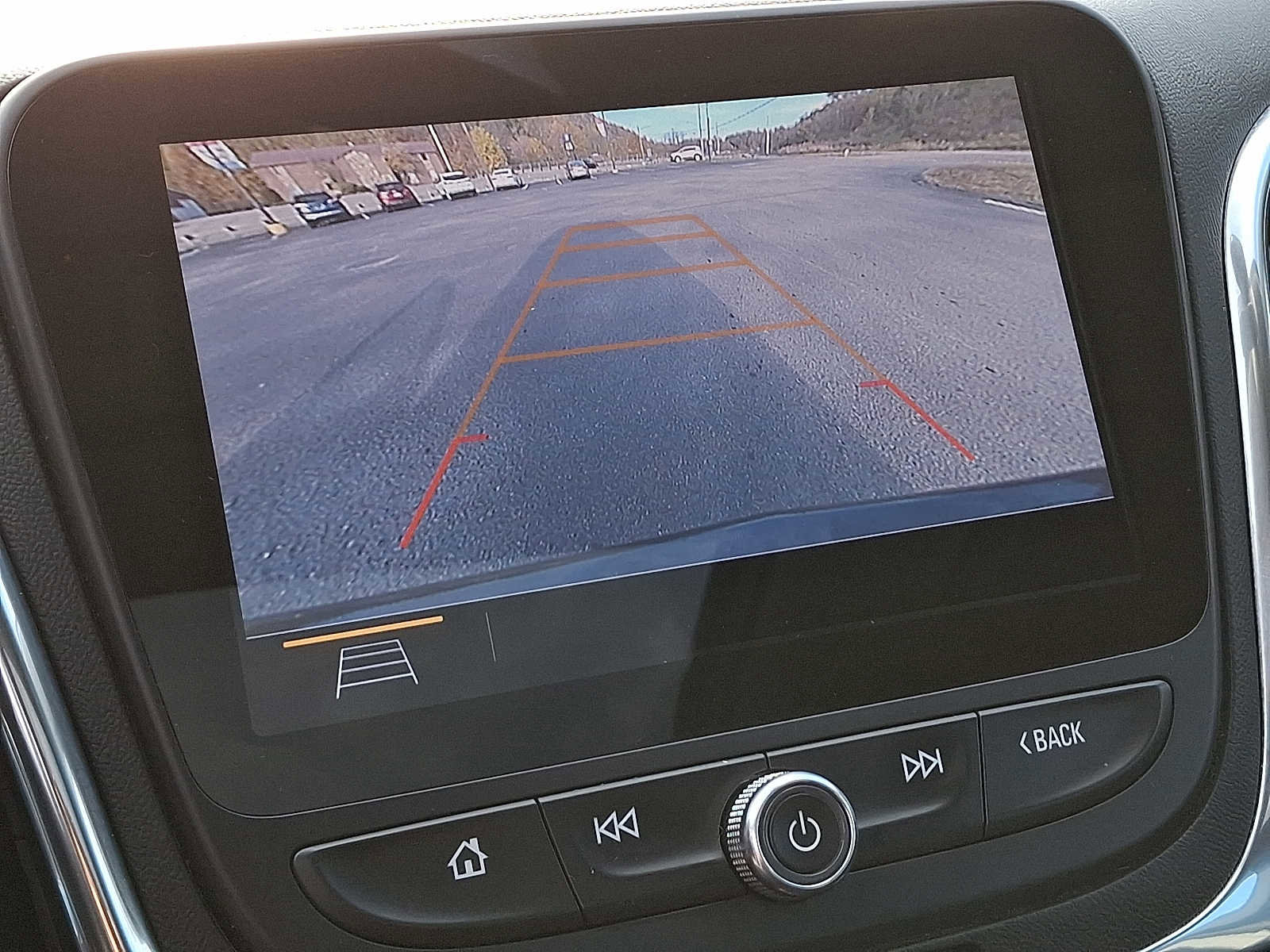 Used 2020 Chevrolet Equinox LT w/ Midnight Edition image 20