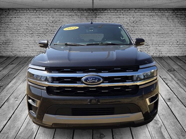 Used 2024 Ford Expedition Limited image 2