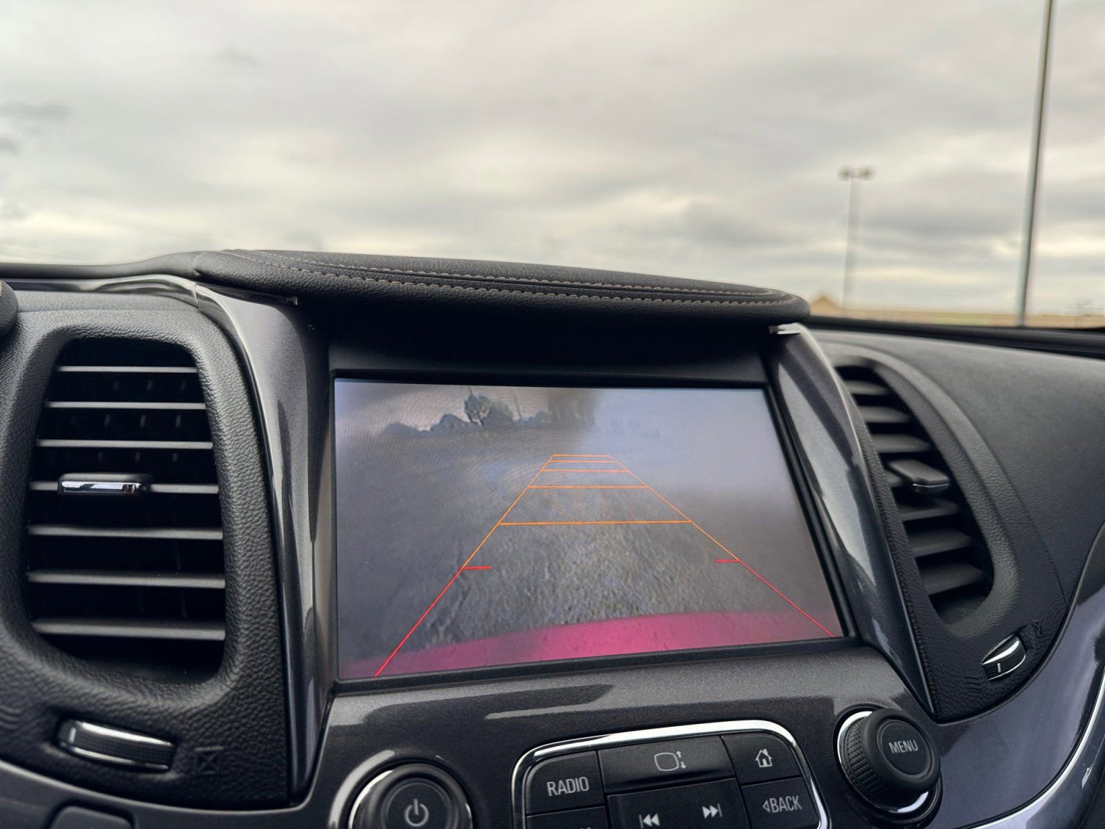 Used 2015 Chevrolet Impala LT w/ Convenience Package image 27