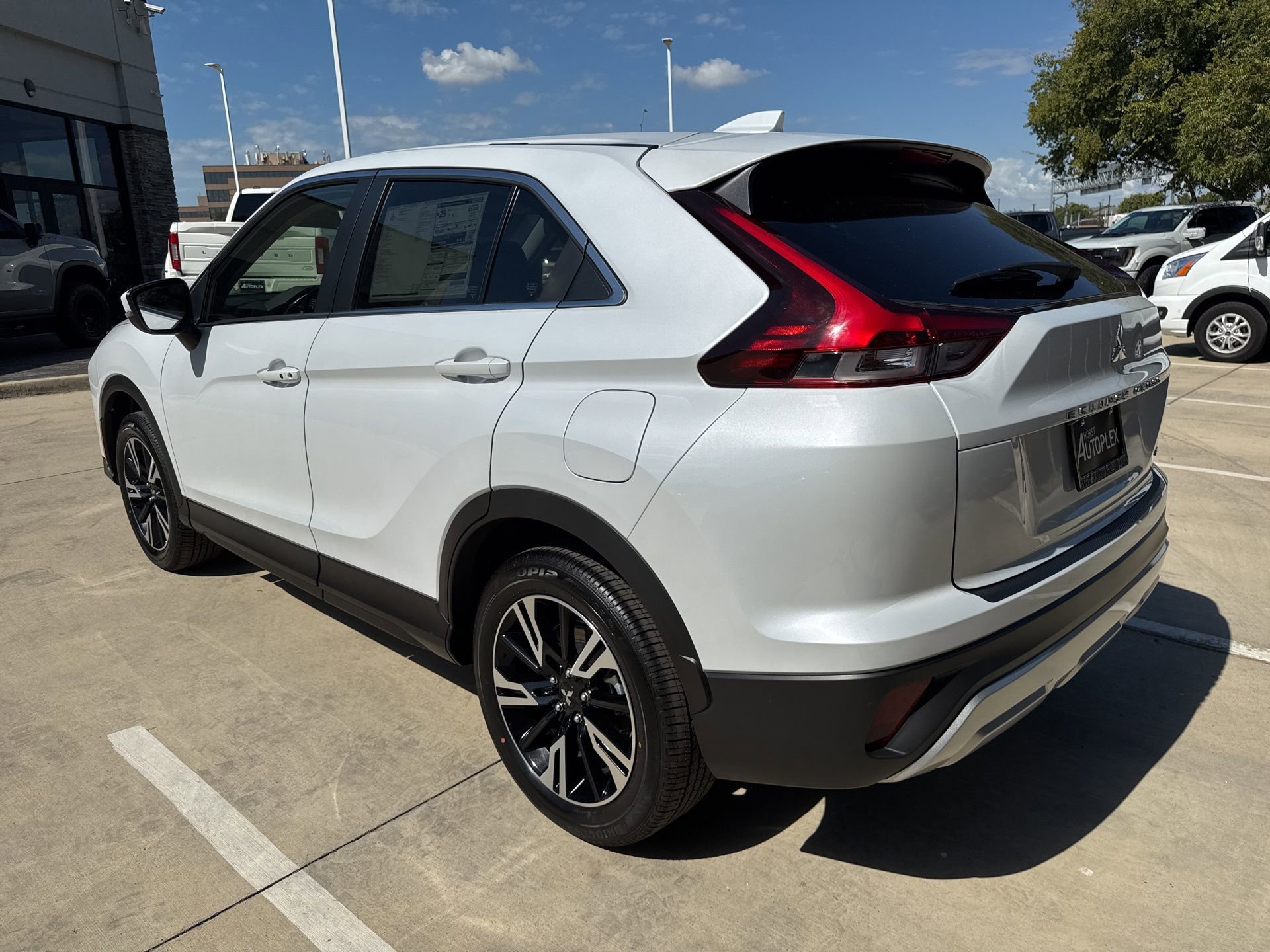 New 2026 Mitsubishi Eclipse Cross SE image 3