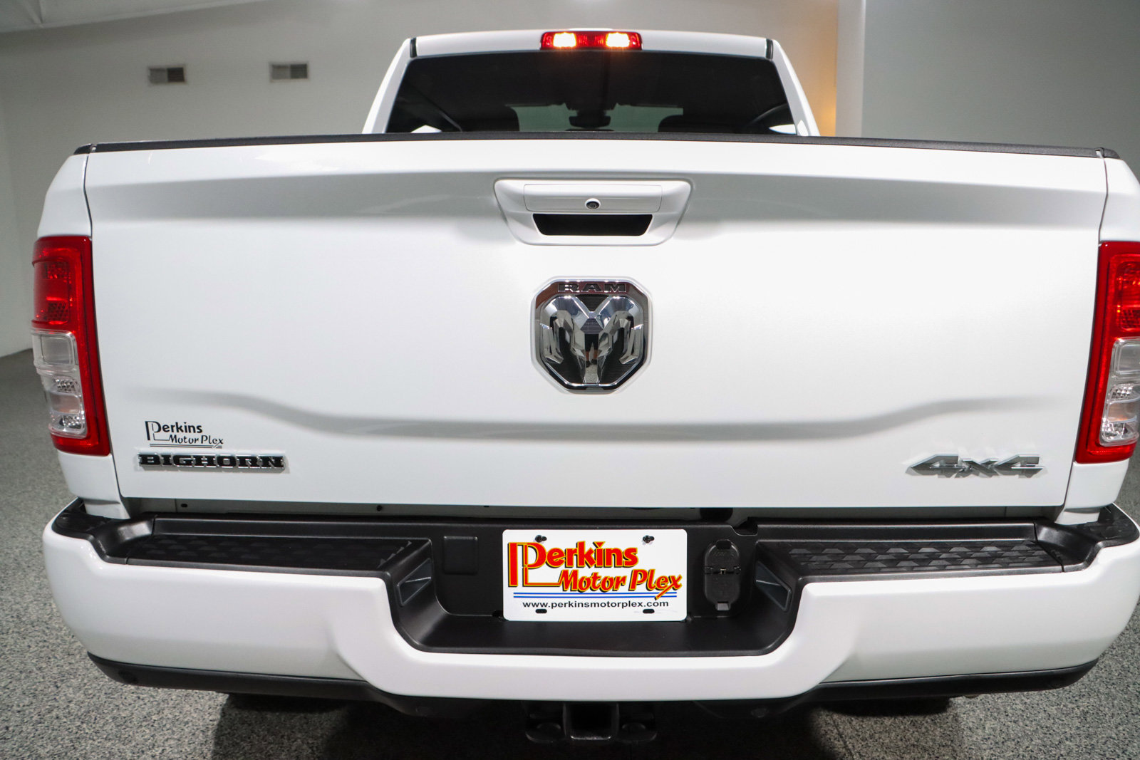 Used 2024 RAM 2500 Big Horn w/ Sport Appearance Package image 8