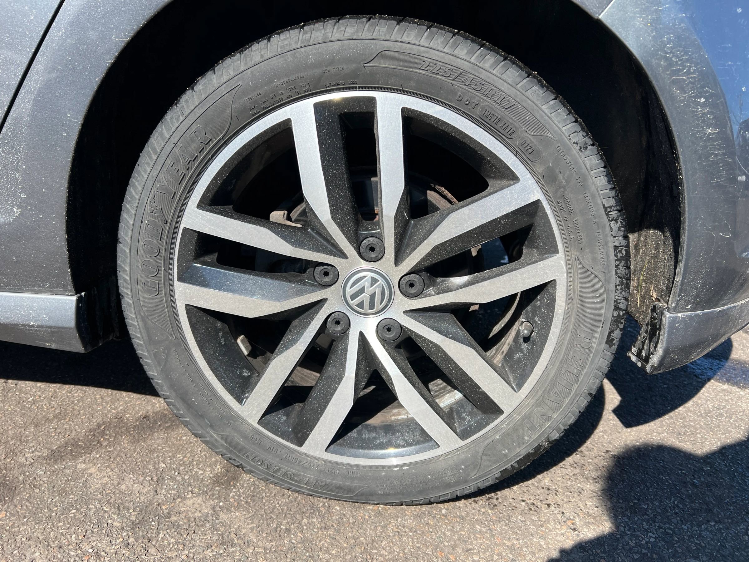 Used 2015 Volkswagen Golf SE w/ Golf Sport Package image 12