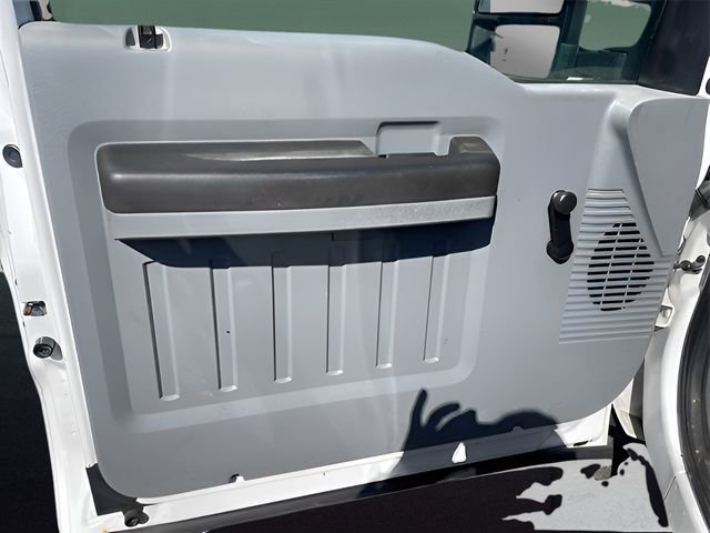 Used 2013 Ford F550 4x4 SuperCab Super Duty w/ Payload Upgrade Pkg image 23