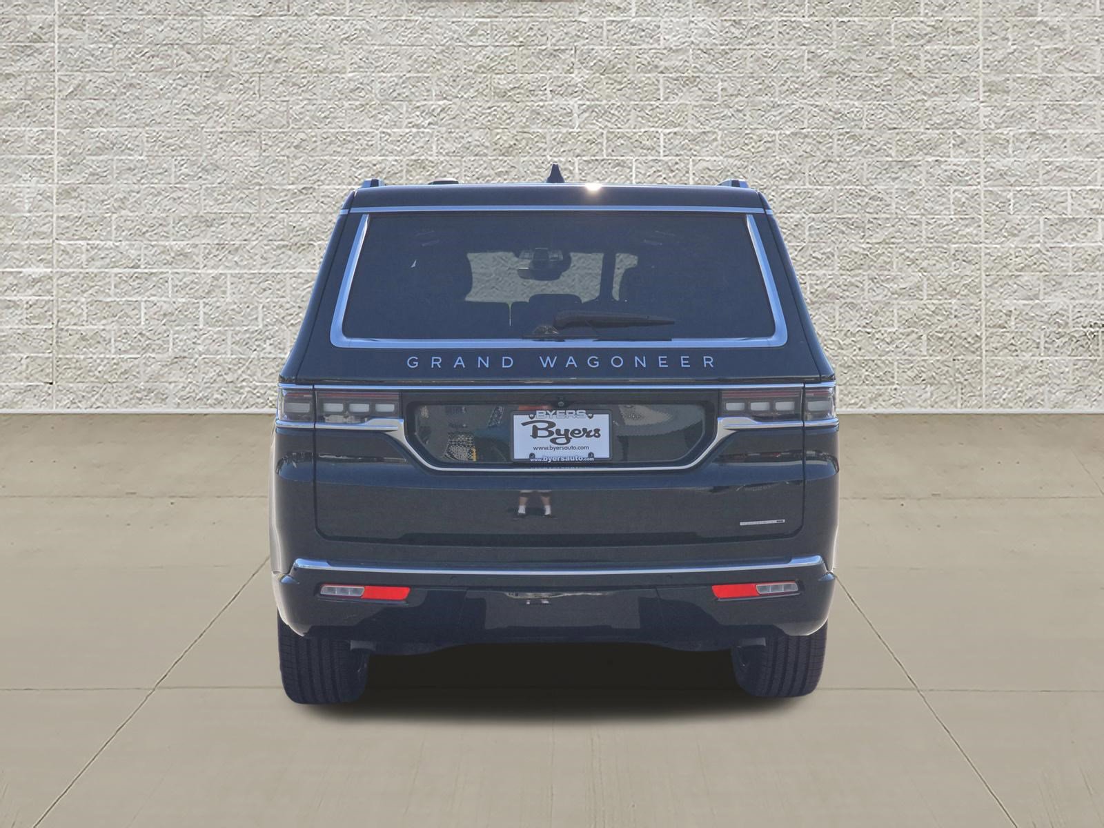 Used 2024 Jeep Grand Wagoneer Series III w/ Rear Seat Video Group 1 AWD/4WD image 6