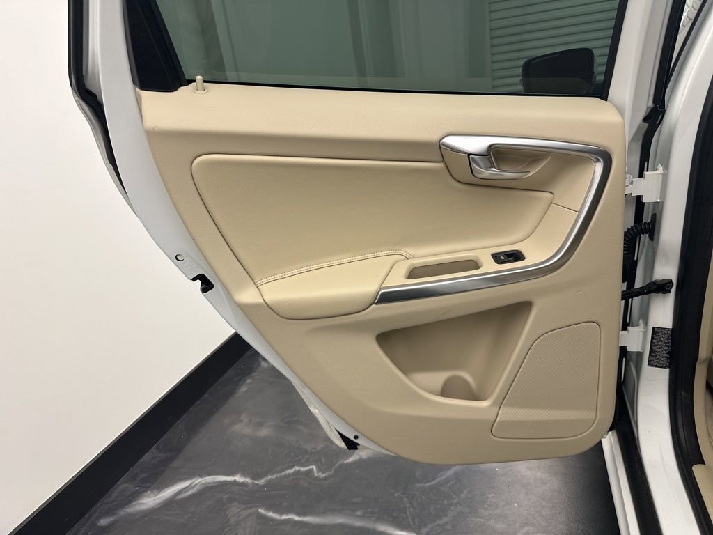 Used 2015 Volvo XC60 T6 Platinum AWD/4WD image 13