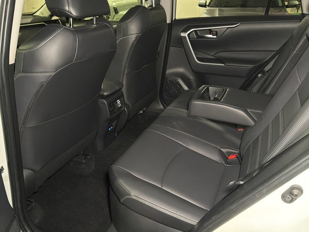 Used 2022 Toyota RAV4 XLE Premium AWD/4WD image 17