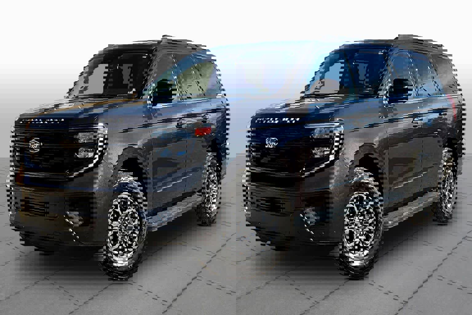 Used 2025 Ford Expedition Active image 35