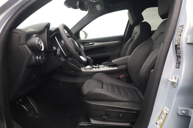New 2025 Alfa Romeo Stelvio Sprint AWD/4WD image 12